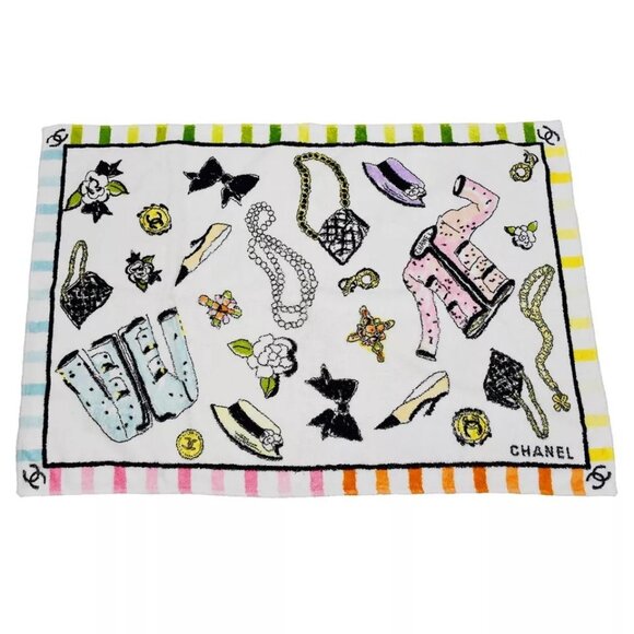 Auth Chanel Icon Beach Towel White Small Good 1 - Picture 1 of 9